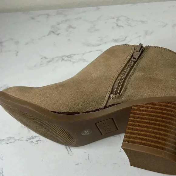 Style & Co. Womens Felaa Faux Suede Ankle Boots Size 5M - Picture 9 of 16